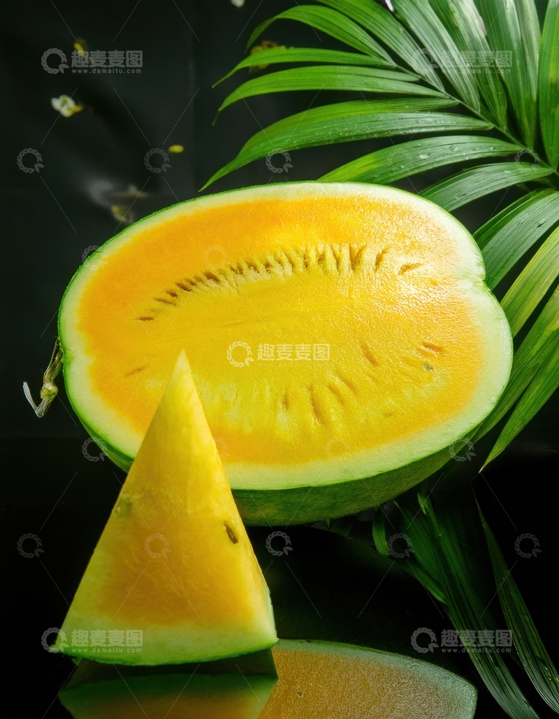 高清大图下载【趣麦麦图】黄瓤西瓜切片与整瓜