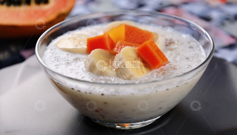 高清大图下载【趣麦麦图】玻璃碗装椰奶西米配水果