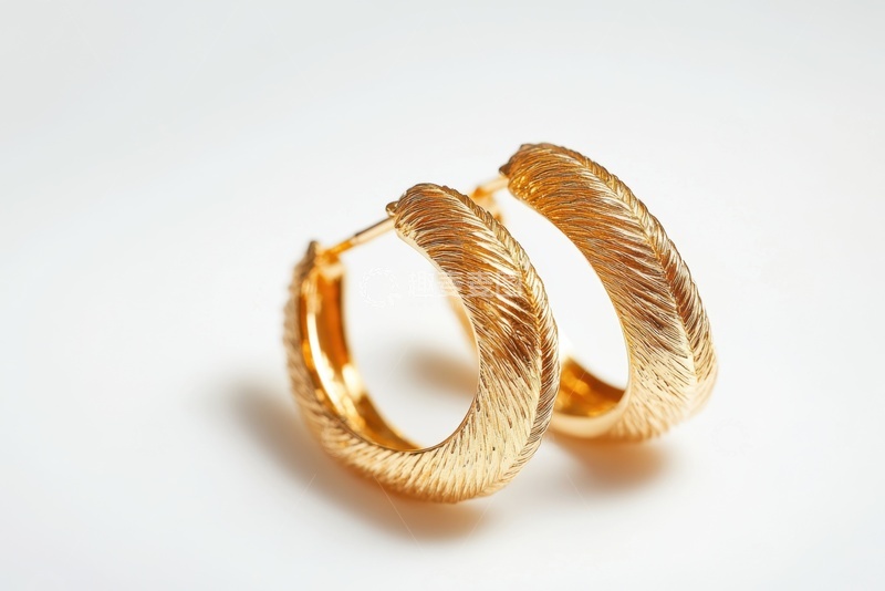 高清大图下载【趣麦麦图】一对黄金大耳环