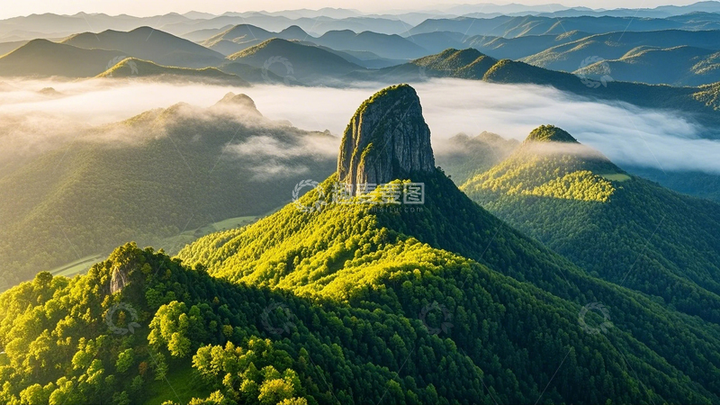 高清大图下载【趣麦麦图】青山高耸云朵