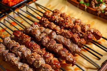 一把美味的烤肉串