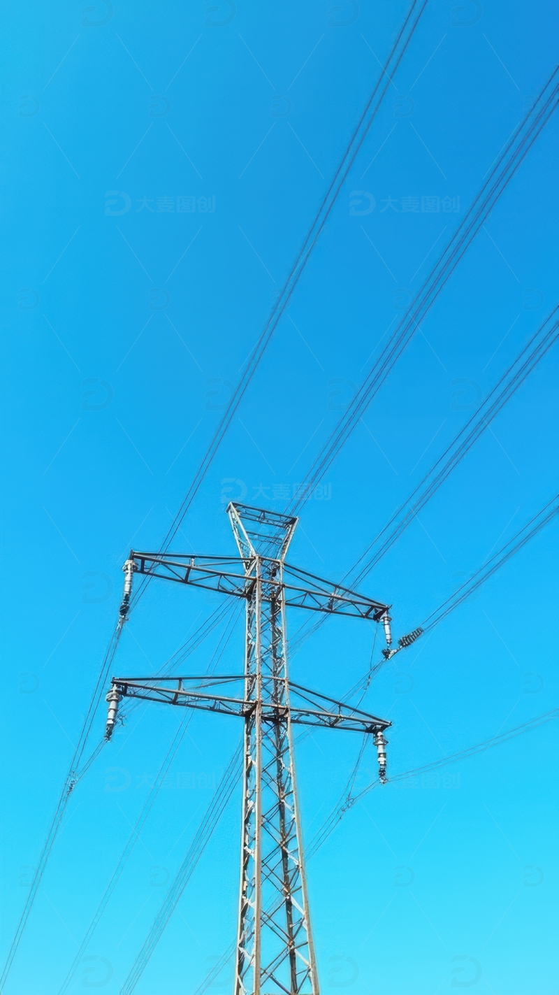高清大图下载【趣麦麦图】晴朗天空中的高压输电铁塔