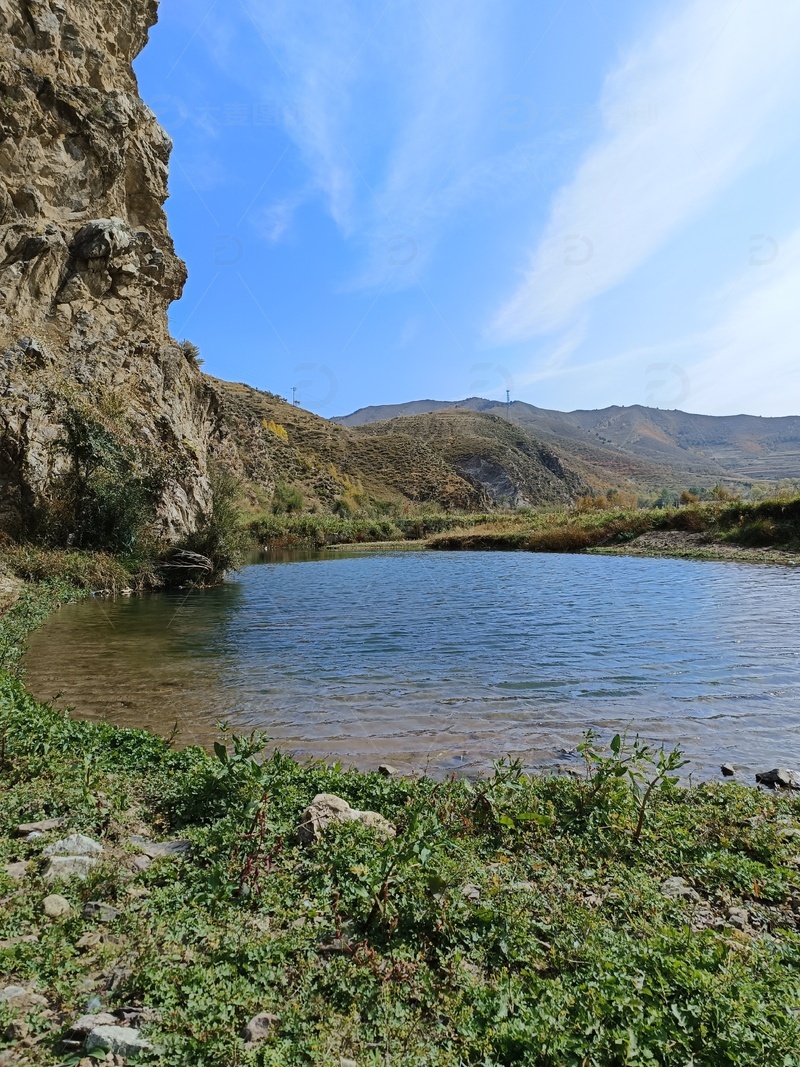 山水，春天，踏青，露营，自然风光，休闲，蓝天白云，绿水青山