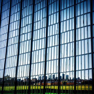 城市 玻璃 远山 梯田 反射 建筑3