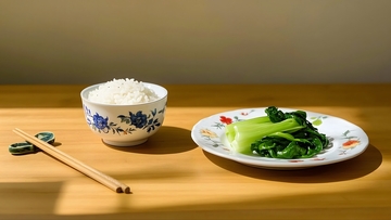 一盘青菜和白米饭特写1