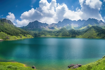 天池雪山自然美景