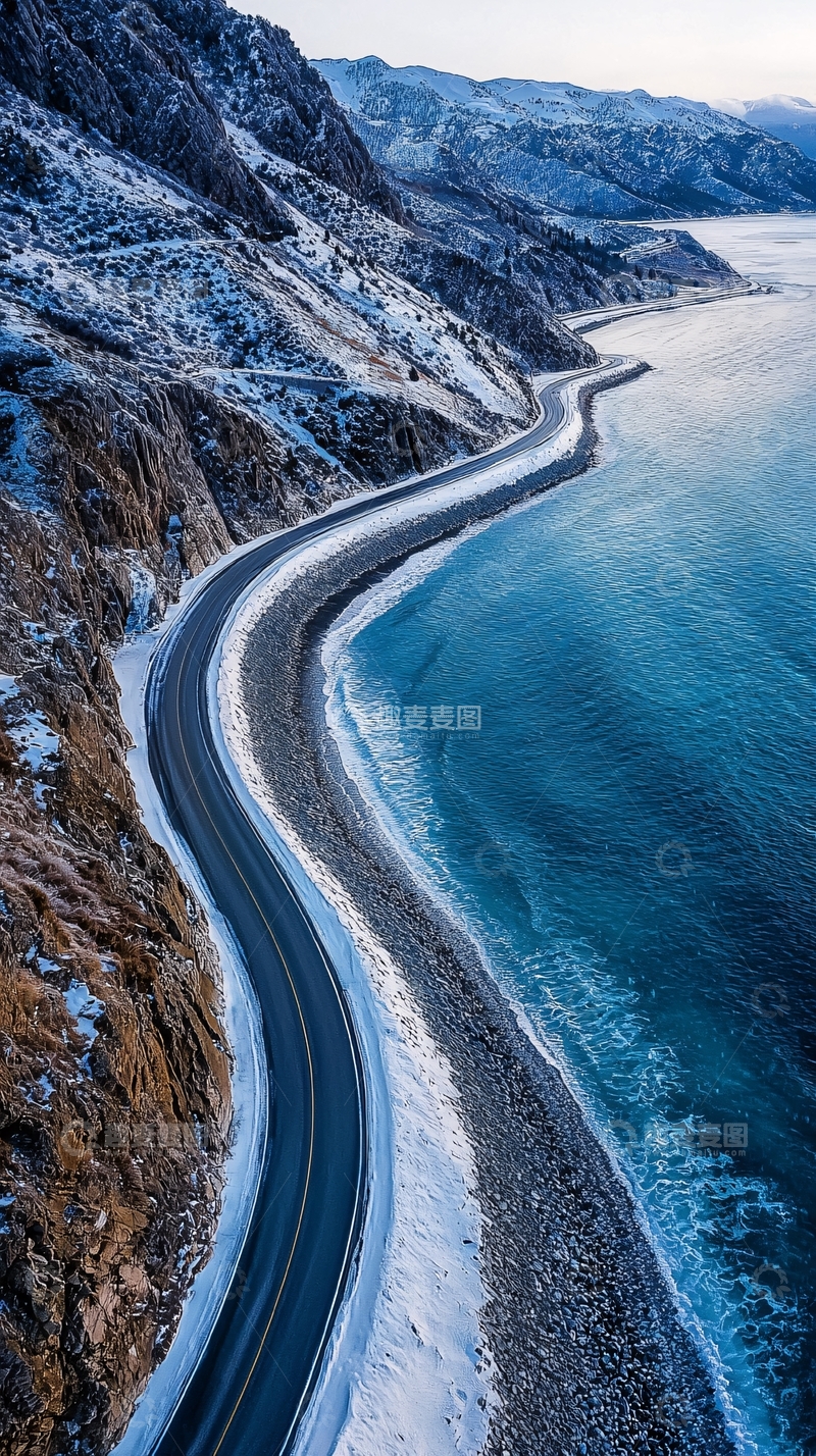 高清大图下载【趣麦麦图】海边公路雪山环绕