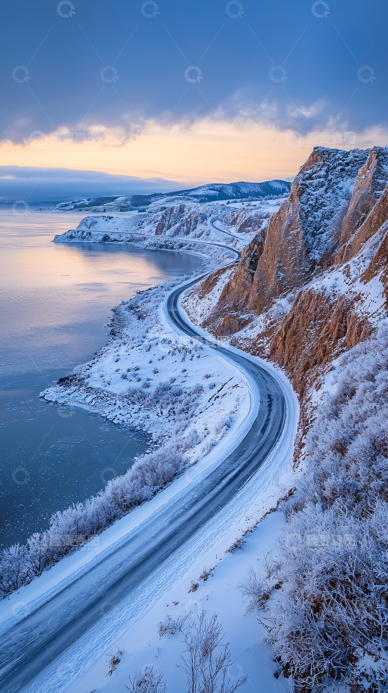 高清大图下载【趣麦麦图】冰雪覆盖的海岸公路