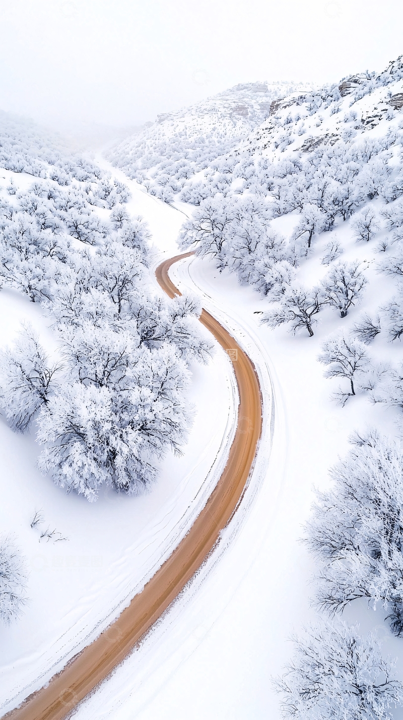 高清大图下载【趣麦麦图】雪后山路蜿蜒
