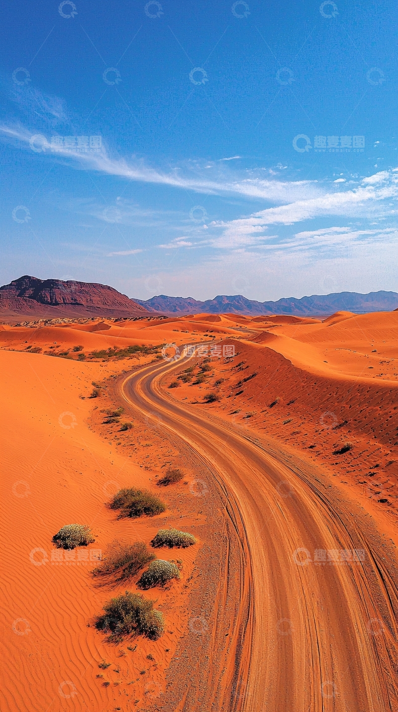 高清大图下载【趣麦麦图】橙色沙漠中的蜿蜒道路