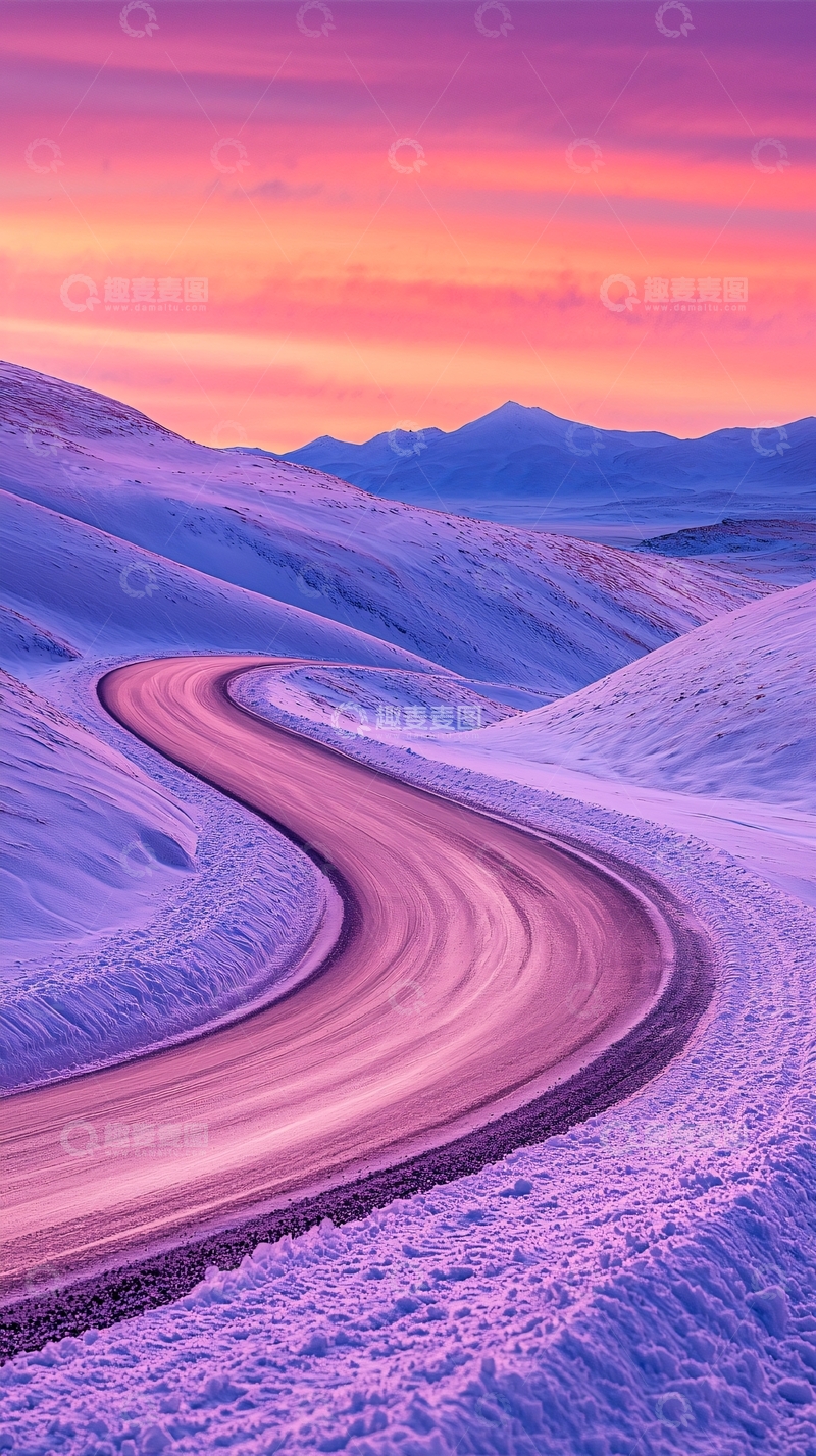 高清大图下载【趣麦麦图】雪山公路粉色天空