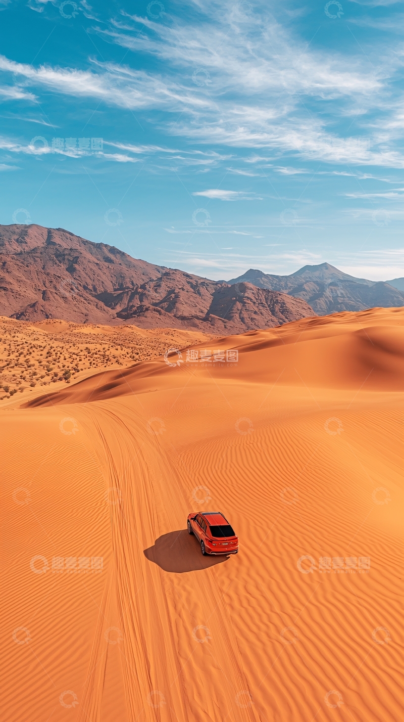 高清大图下载【趣麦麦图】沙漠中的红色越野车