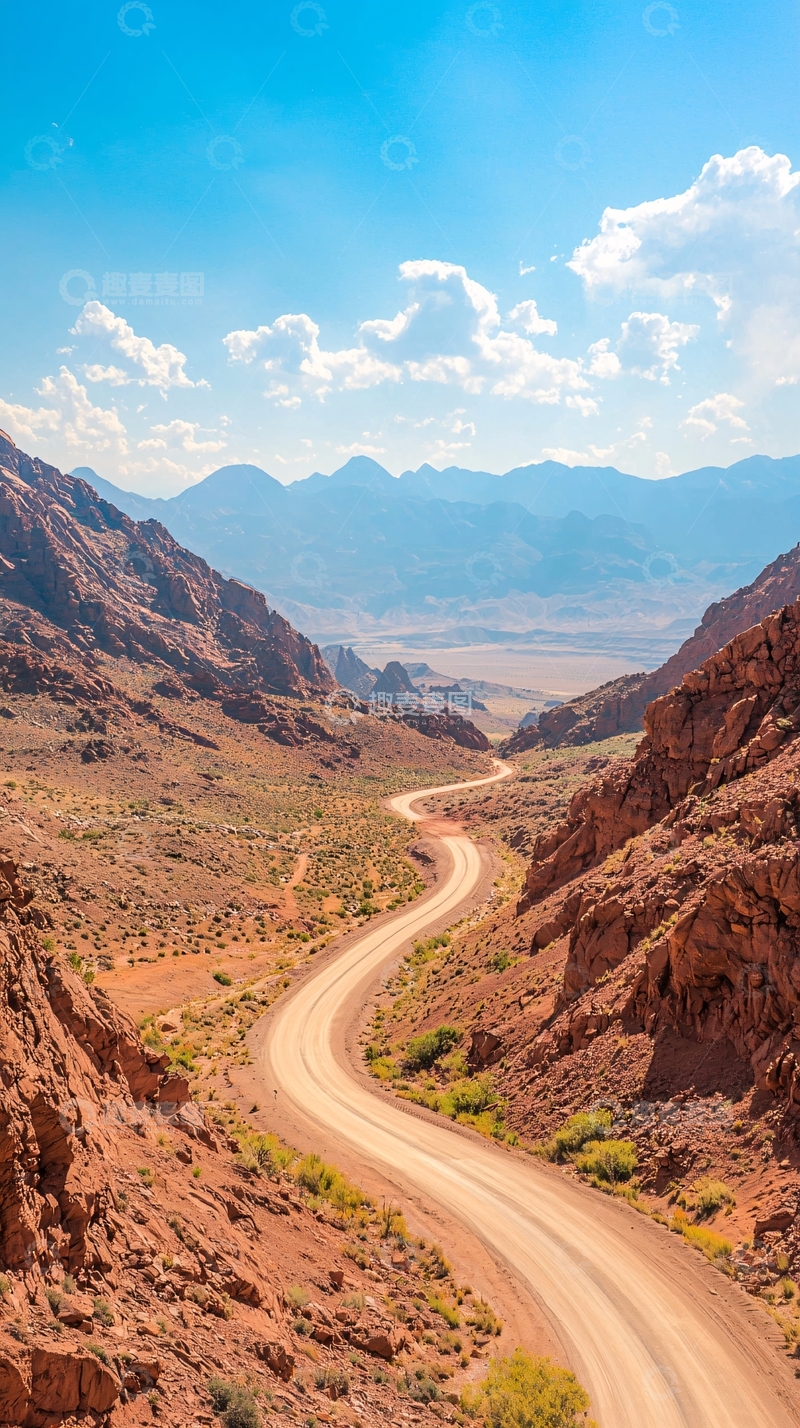 高清大图下载【趣麦麦图】蜿蜒山路穿越峡谷美景