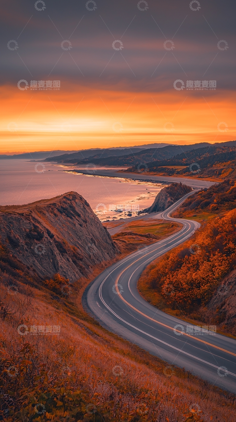 高清大图下载【趣麦麦图】海岸线旁的蜿蜒道路