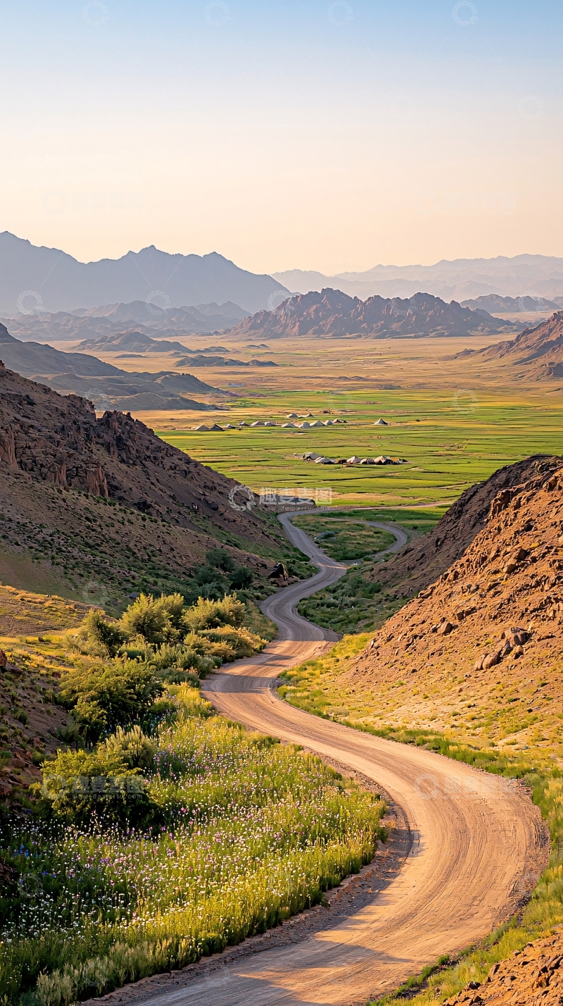 高清大图下载【趣麦麦图】蜿蜒的土路通向草原营地