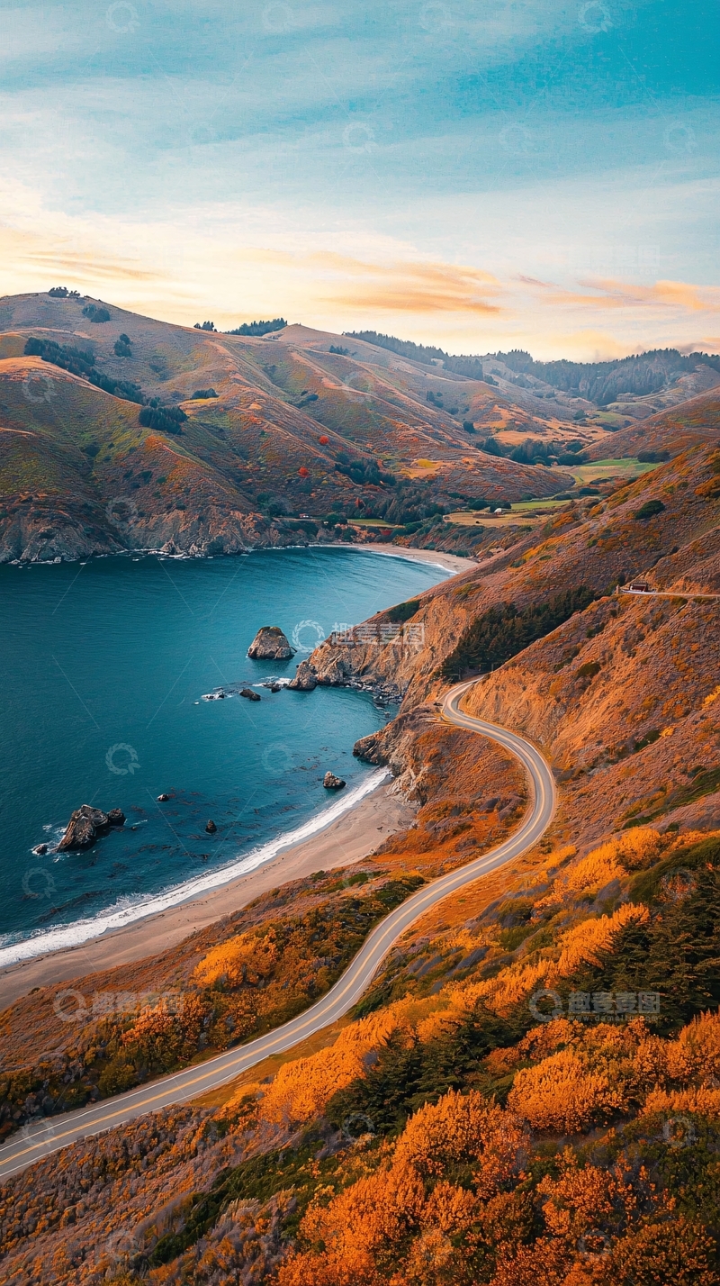 高清大图下载【趣麦麦图】海岸公路与山脉的夕阳