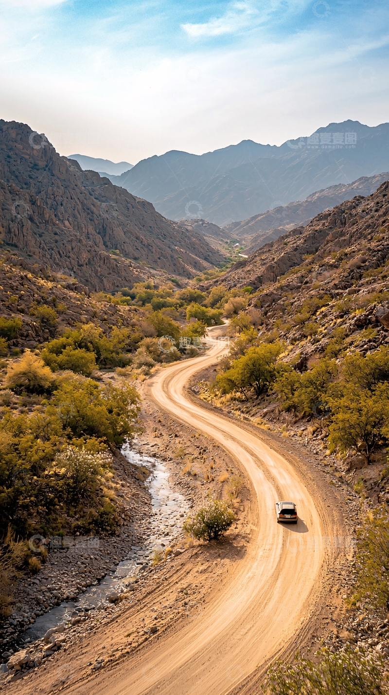 高清大图下载【趣麦麦图】山间蜿蜒的土路