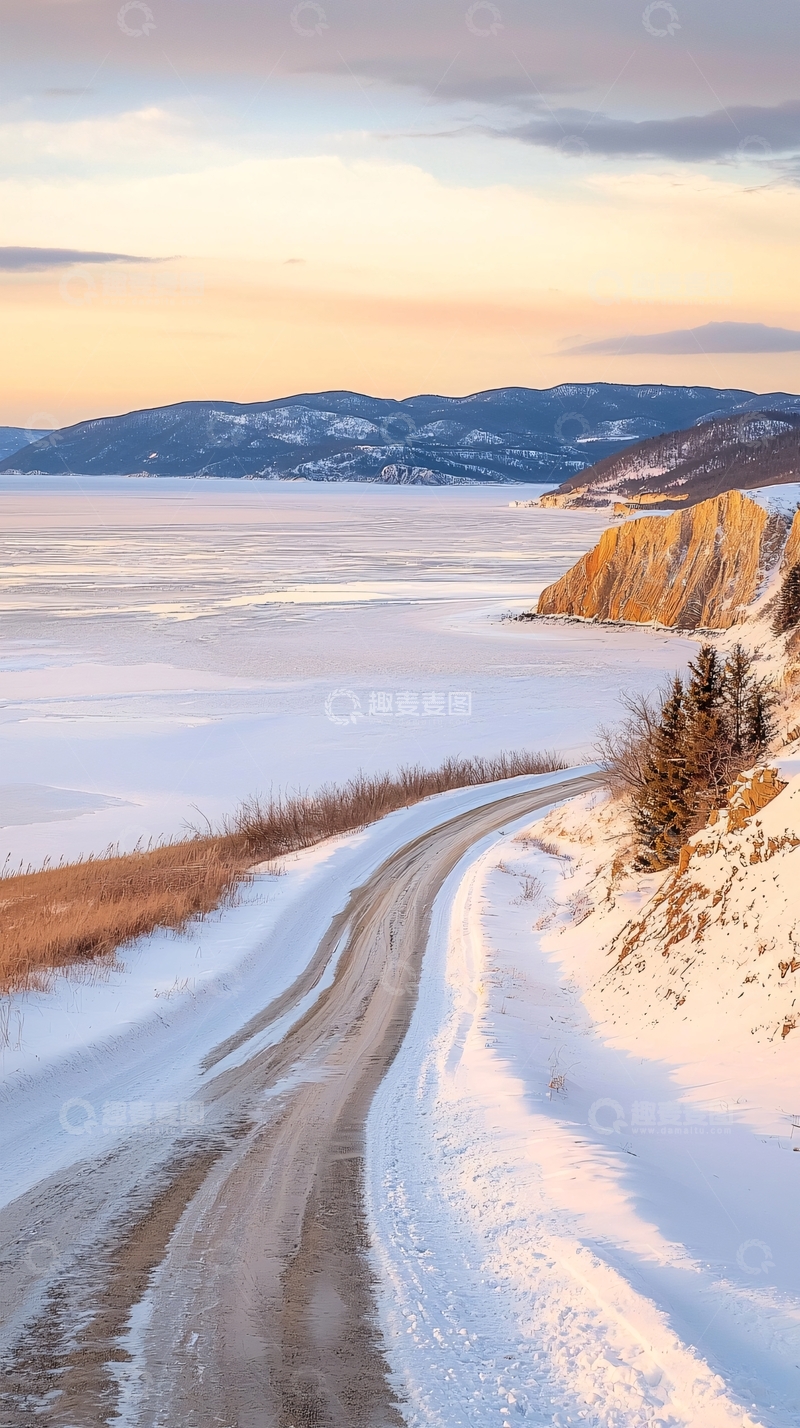 高清大图下载【趣麦麦图】雪地公路蜿蜒向前