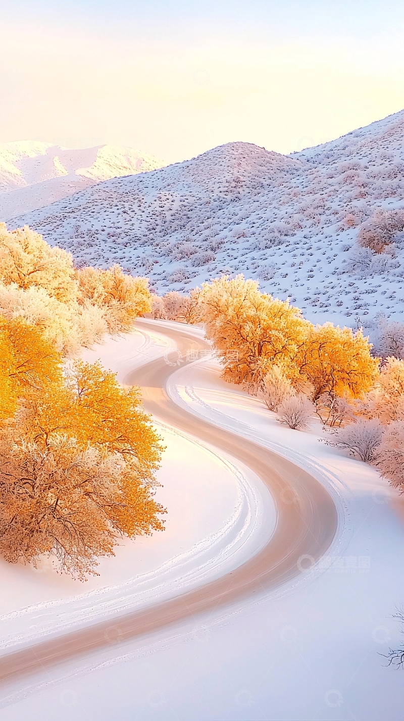高清大图下载【趣麦麦图】蜿蜒雪路暖阳下的冬日
