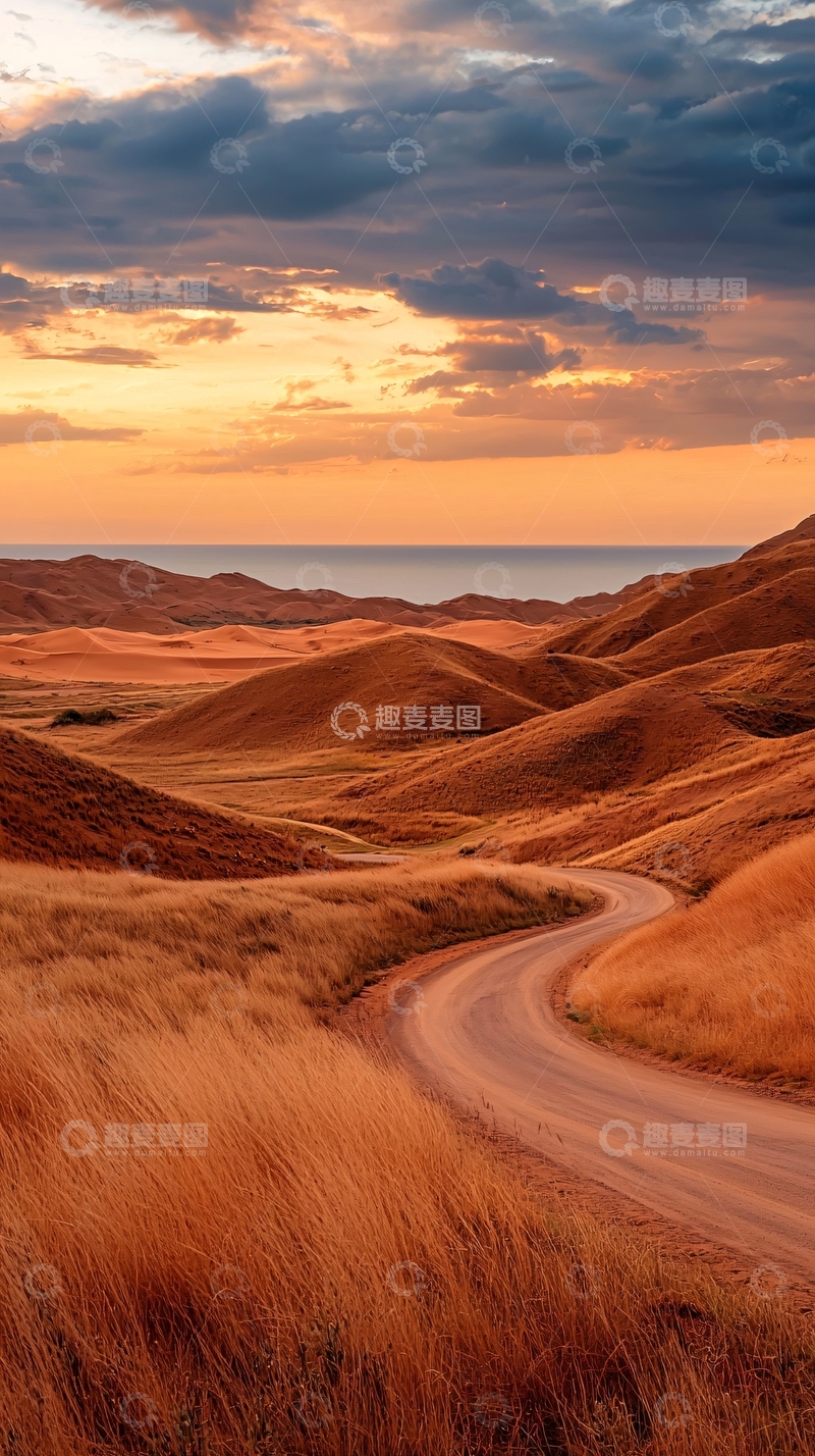高清大图下载【趣麦麦图】金色草原蜿蜒公路夕阳