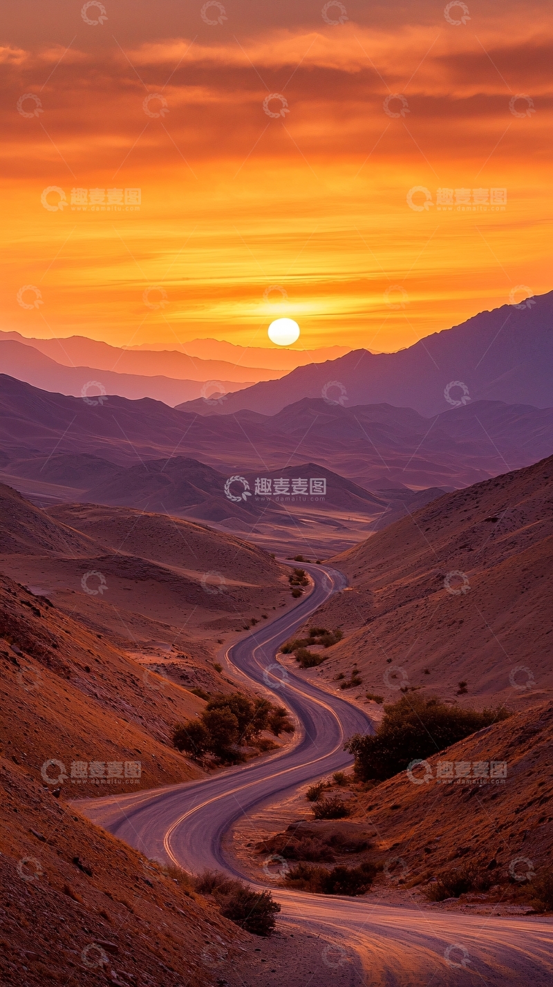高清大图下载【趣麦麦图】蜿蜒道路上的日落美景