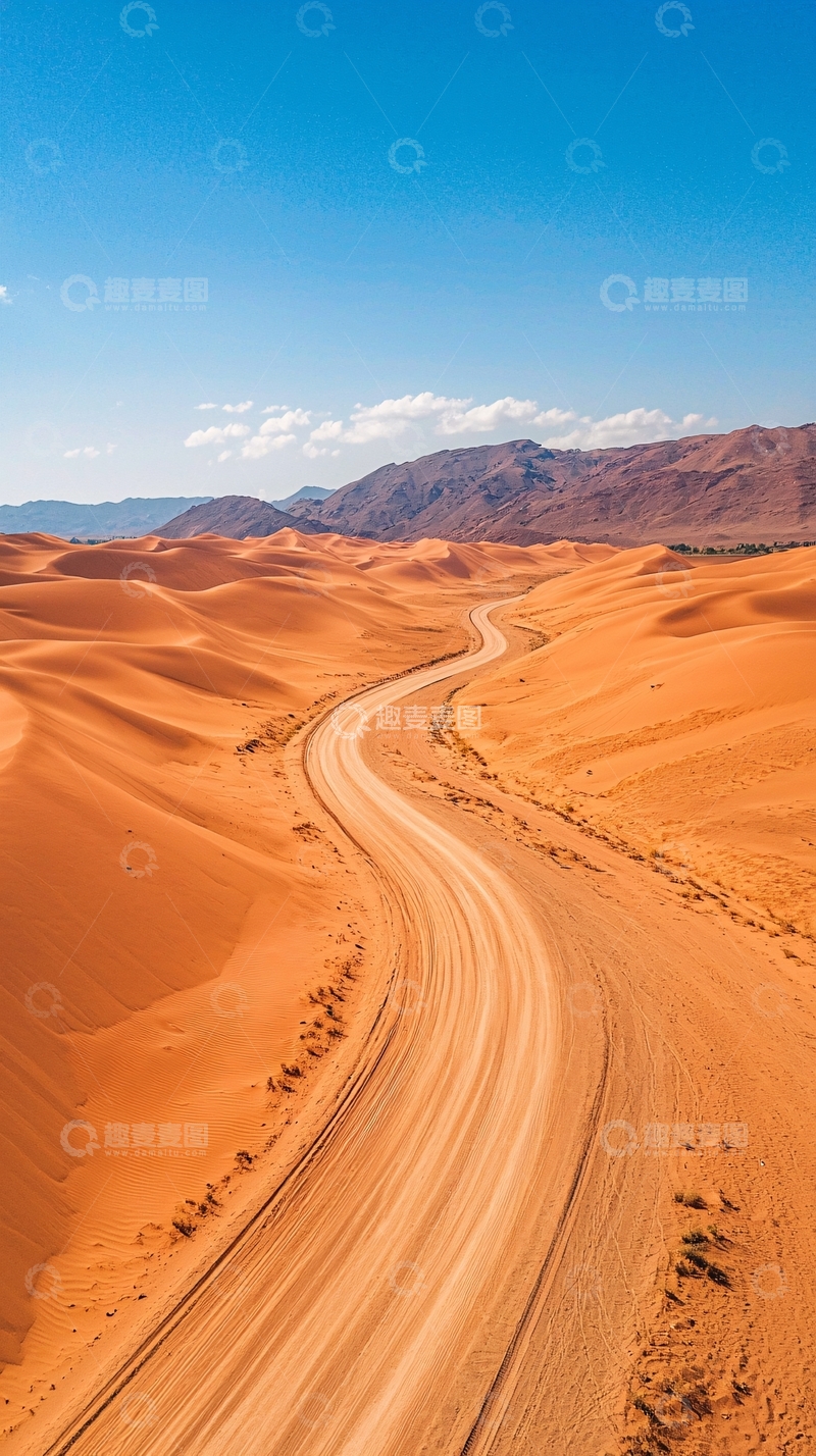 高清大图下载【趣麦麦图】沙漠中的蜿蜒道路