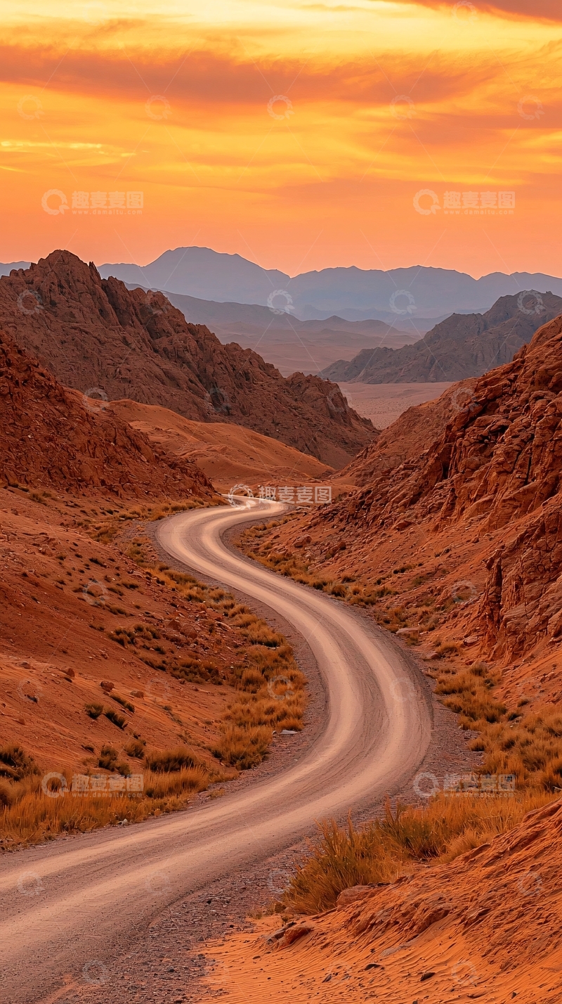 高清大图下载【趣麦麦图】蜿蜒的沙漠公路