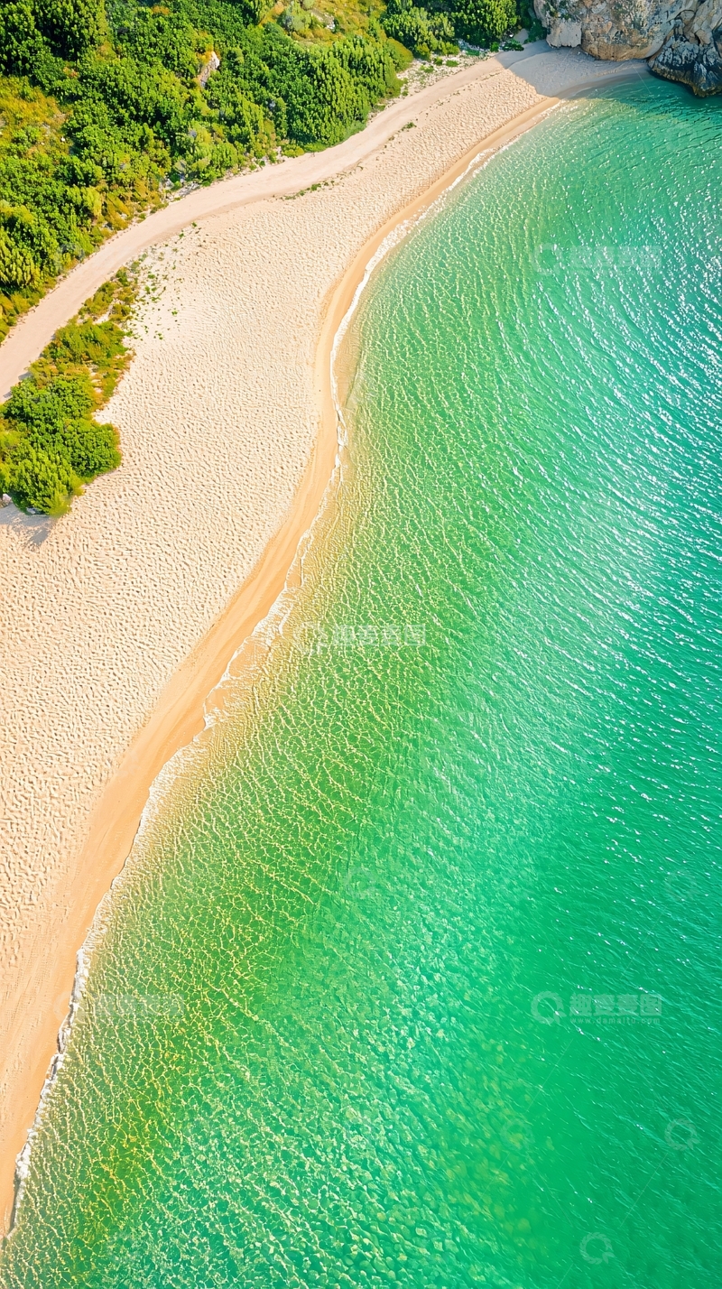 高清大图下载【趣麦麦图】碧绿海水边的金色沙滩