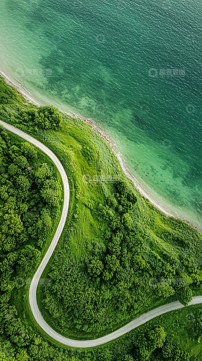 高清大图下载【趣麦麦图】蜿蜒海岸线绿色山崖小路