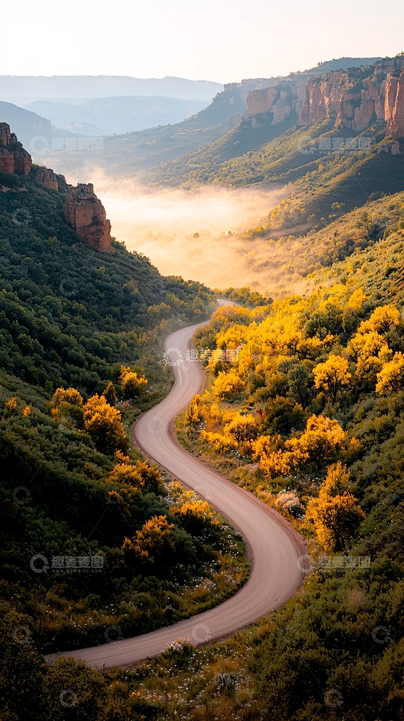 高清大图下载【趣麦麦图】蜿蜒山路风景如画