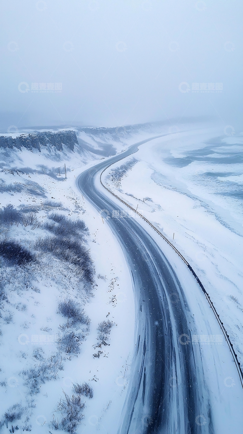 高清大图下载【趣麦麦图】冰雪覆盖的蜿蜒道路