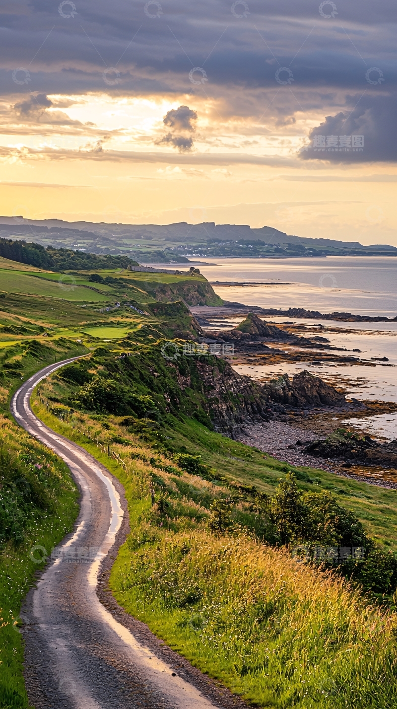 高清大图下载【趣麦麦图】蜿蜒海岸公路日落美景