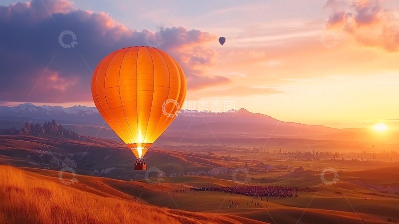 高清大图下载【趣麦麦图】热气球在日落时飞行