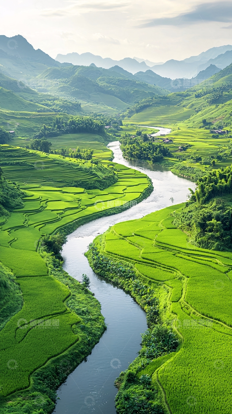 高清大图下载【趣麦麦图】绿色稻田河流山脉风景