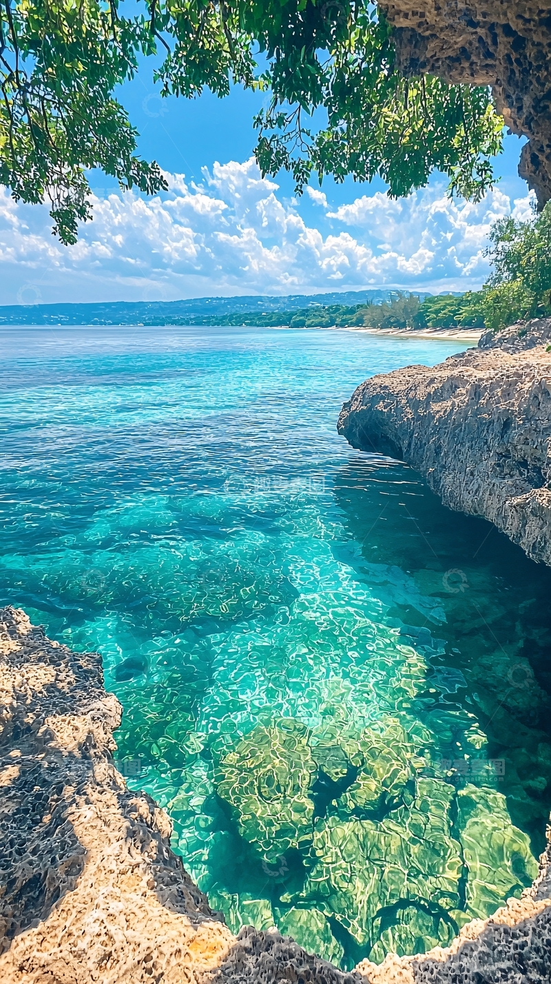 高清大图下载【趣麦麦图】清澈的海水和岩石海岸