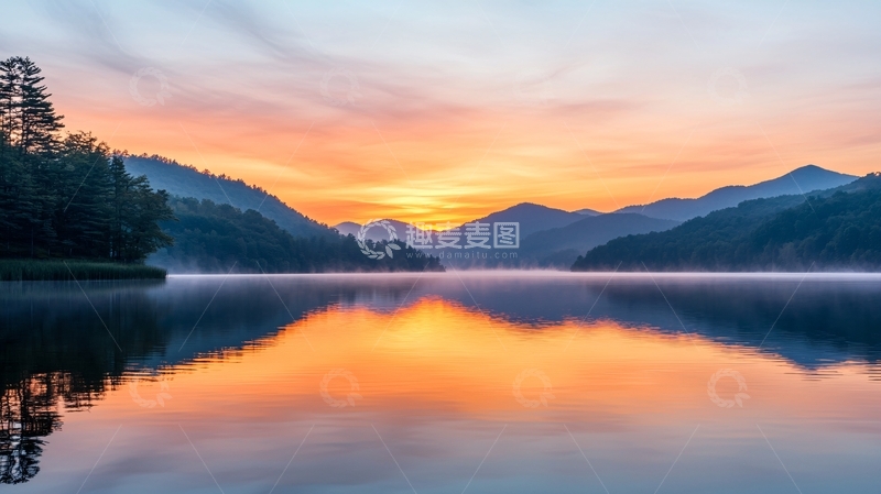 高清大图下载【趣麦麦图】宁静湖面日出倒影