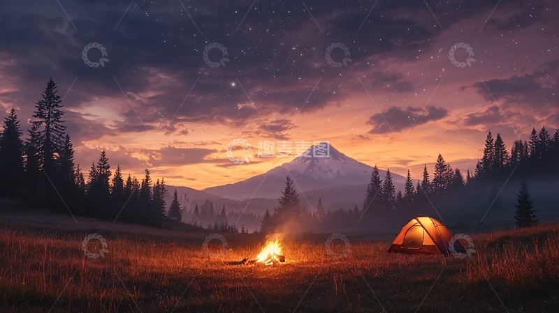 高清大图下载【趣麦麦图】夜晚山间露营地