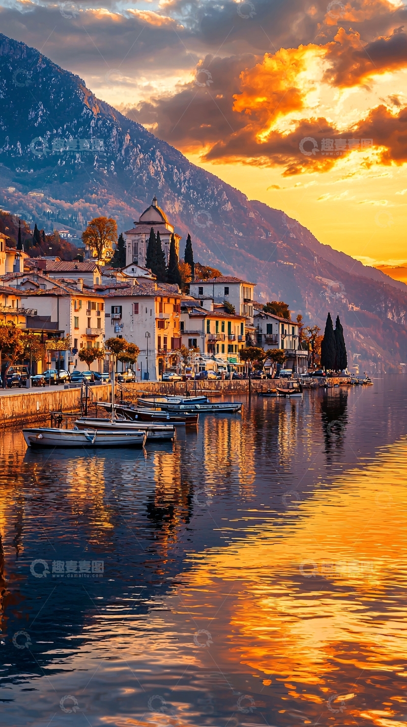 高清大图下载【趣麦麦图】意大利湖边小镇日落美景