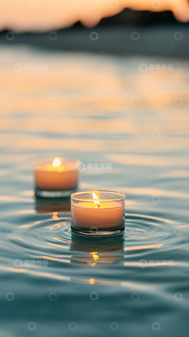 高清大图下载【趣麦麦图】水面上的两盏蜡烛