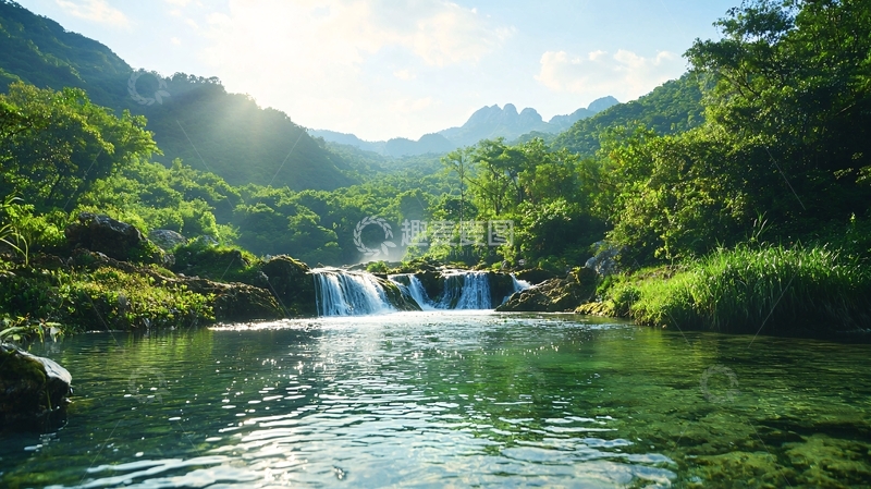 高清大图下载【趣麦麦图】郁郁葱葱的山林小瀑布