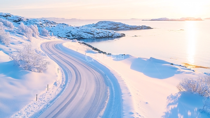 高清大图下载【趣麦麦图】冰雪覆盖的沿海公路
