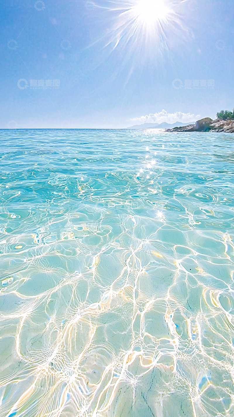高清大图下载【趣麦麦图】清澈见底的海水波光粼粼