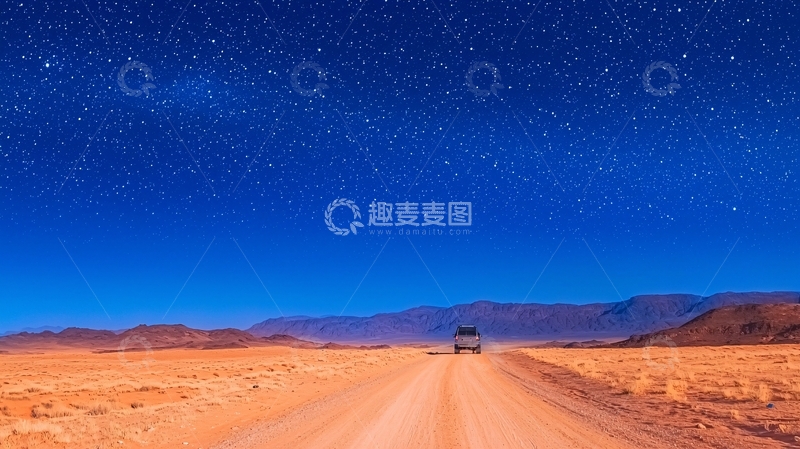 高清大图下载【趣麦麦图】沙漠星空下的车辆