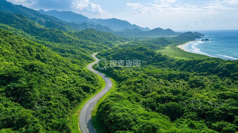 高清大图下载【趣麦麦图】蜿蜒山路连接海岸线的景色