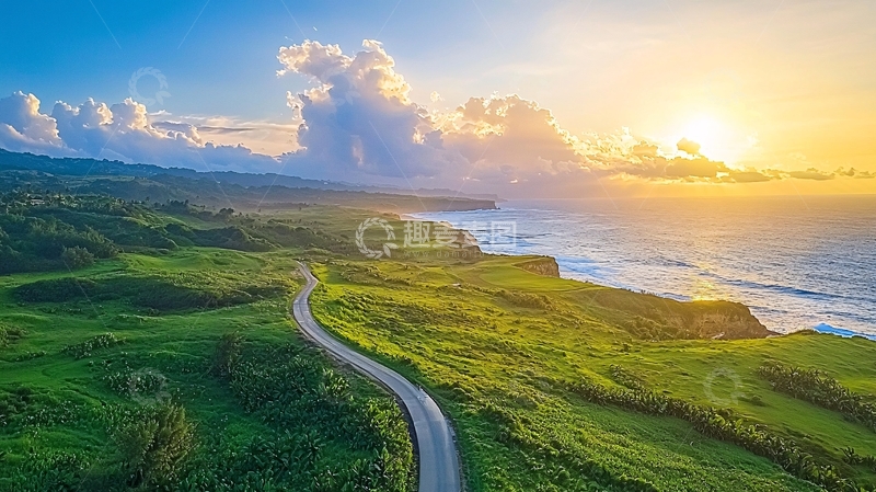 高清大图下载【趣麦麦图】海边绿色山丘蜿蜒公路