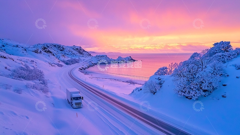 高清大图下载【趣麦麦图】雪地公路旁的日出景色