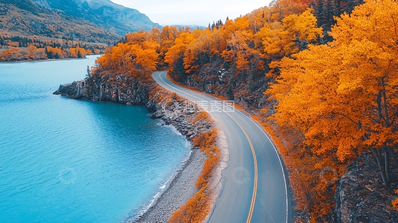 高清大图下载【趣麦麦图】蜿蜒公路秋色湖畔
