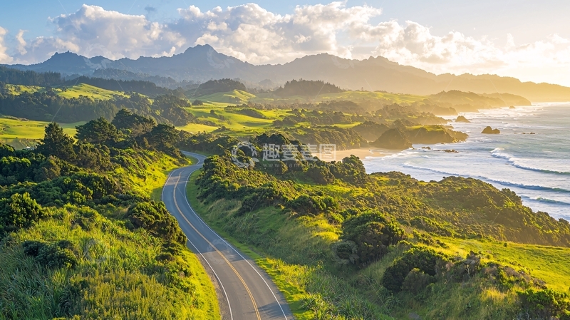 高清大图下载【趣麦麦图】蜿蜒道路连接海岸山景
