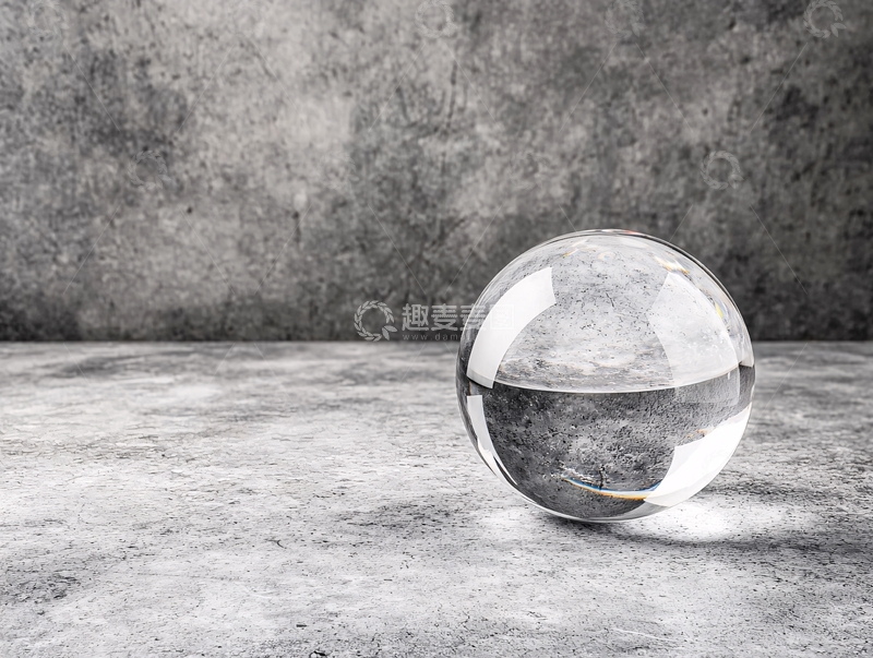 高清大图下载【趣麦麦图】晶莹剔透的水晶球在石面上