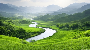 翠绿山峦间的蜿蜒河流
